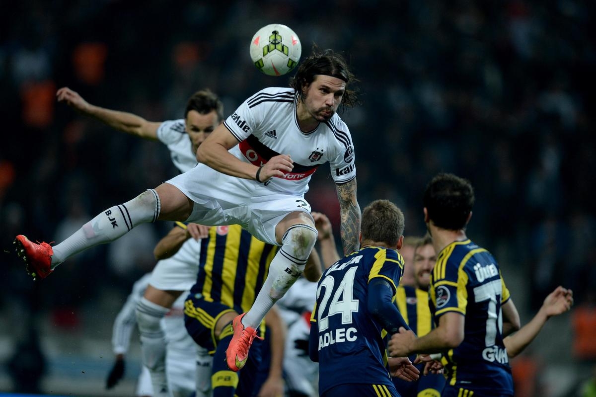 Игра fb. Робин Ван Перси Фенербахче. Бешикташ 2014. 7-0 Besiktas Fenerbahce. Fb фото.