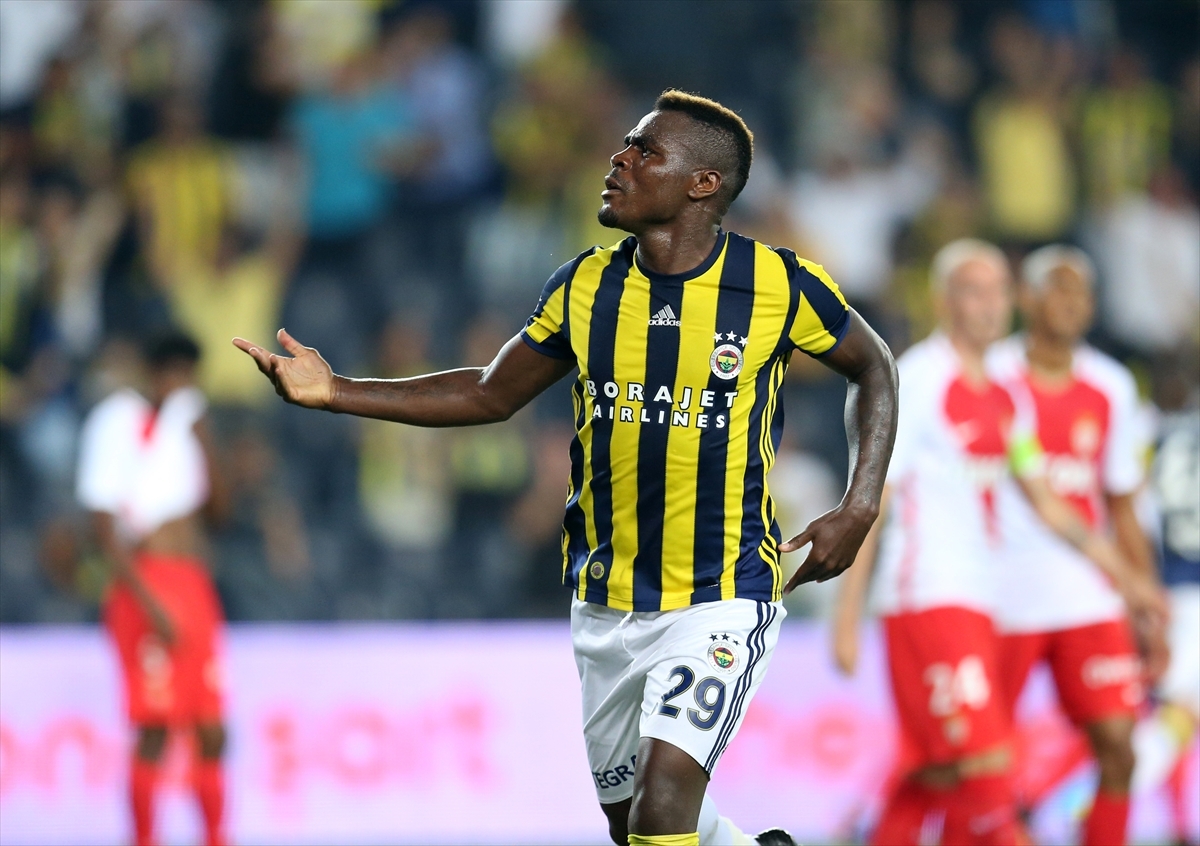 Фенербахче монако. Emenike Fenerbahce.