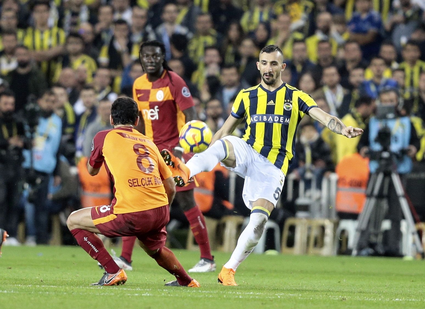 Fb maci. Галатасарай Фенербахче. Galatasaray vs Fenerbahce. Galatasaray 0:1 Fenerbahce. GS vs fb.